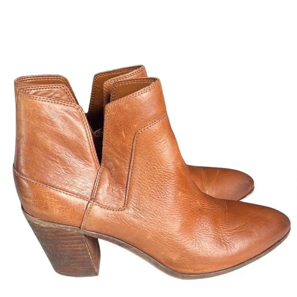 Franco Sarto Odessa Leather Bootie in Tan. Size 9.5M Western Inspired